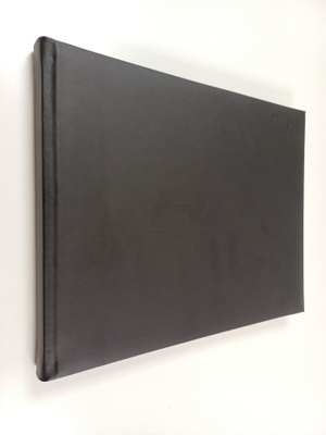 Audi R8 : limited edition aluminum book (numeroitu)