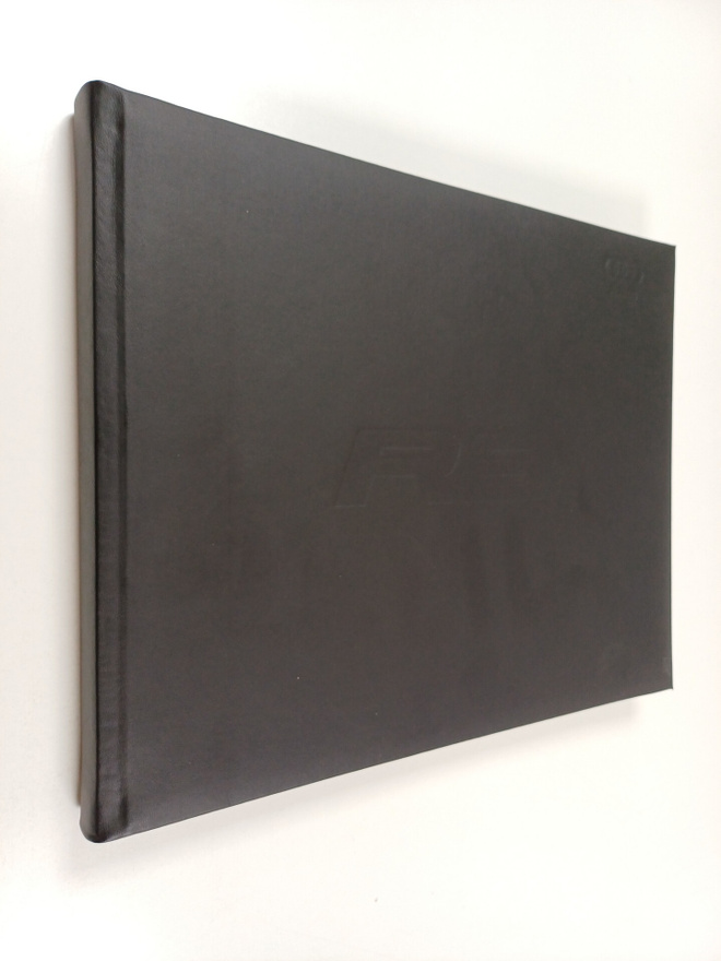 Audi R8 : limited edition aluminum book (numeroitu)