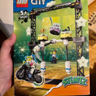 LEGO City 60341 Tyrmäävä stunttihaaste - pikkukuva 2
