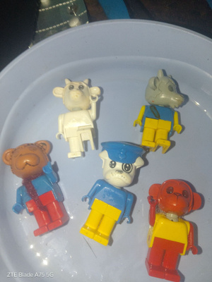 Lego hahmot 1980/1970 luku