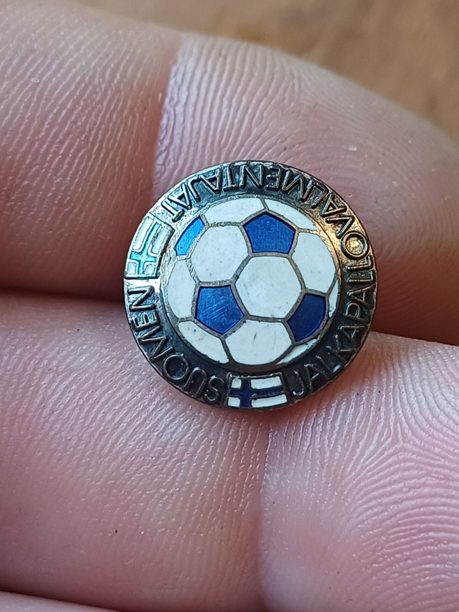 Suomen jalkapallo valmentajat pinssimerkki