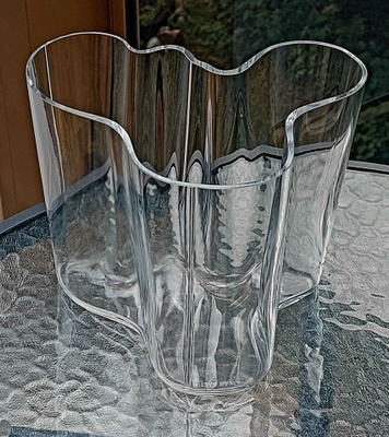 Kirkas Alvar Aalto maljakko