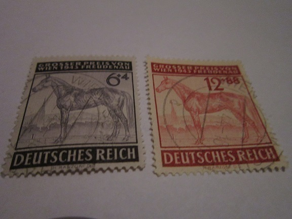 POSTIMERKKEJÄ HEVOSAIHE 2 KPL DEUTSCHES REICH