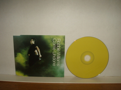 Robbie Williams CDS Come Undone + 2
