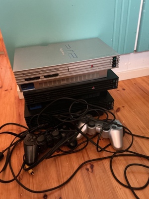 Playstation2 fat konsoleita varaosiksi/korjattavaksi