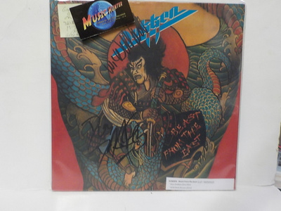 DOKKEN - BEAST FROM THE EAST M-/M- 2LP + NIMIKIRJOITUKSET!!!