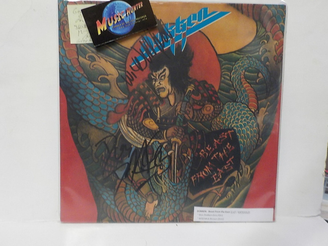 DOKKEN - BEAST FROM THE EAST M-/M- 2LP + NIMIKIRJOITUKSET!!!