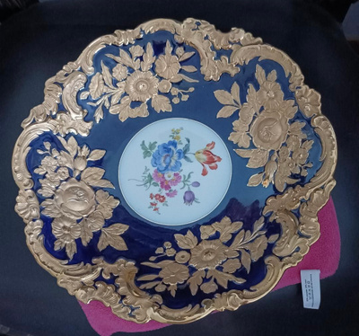 Myydään: Meissenin kultalevy  posliini 31 cm x 6 cm