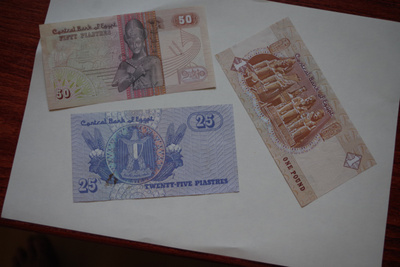 Egypti 3 seteliä, unc