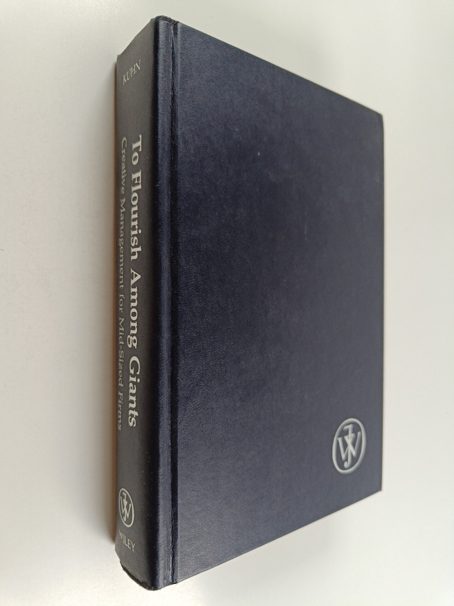 Robert Lawrence Kuhn : To flourish among giants : creativ...