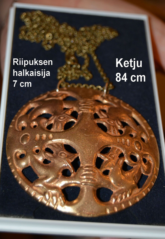 KK, LIEDON SAUVALAN KYLÄSTÄ iso riipus, pronssi