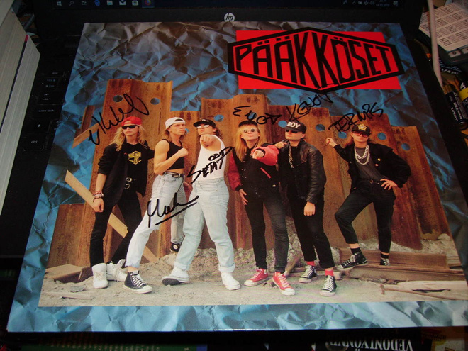 LP : PÄÄKKÖSET : PÄÄKKÖSET ( SIGNED ! ) sis. postikulun