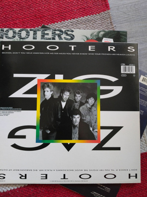 Hooters Zig Zag vinyyli
