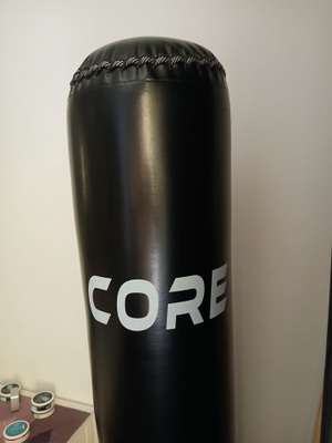 Core - laadukas seisova nyrkkeilysäkki