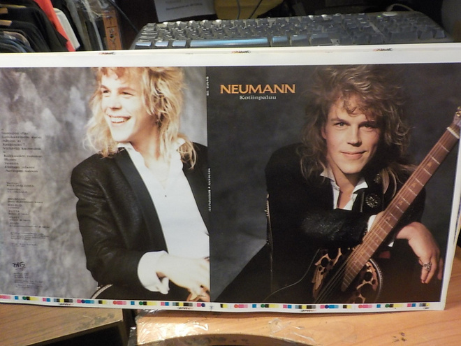 NEUMANN - KOTIINPALUU KANSIEN KOEVEDOS