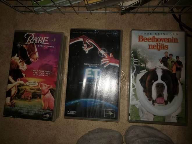VHS videokasetti ET, Bethovenin 4, Babe, 3kpl