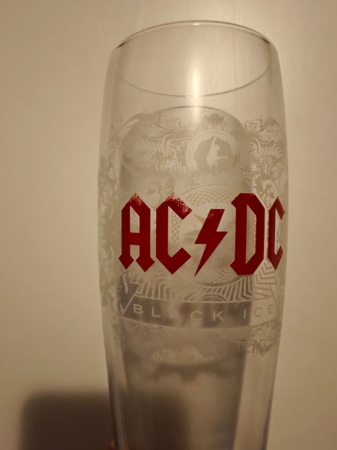 AC/DC black ice tuoppi