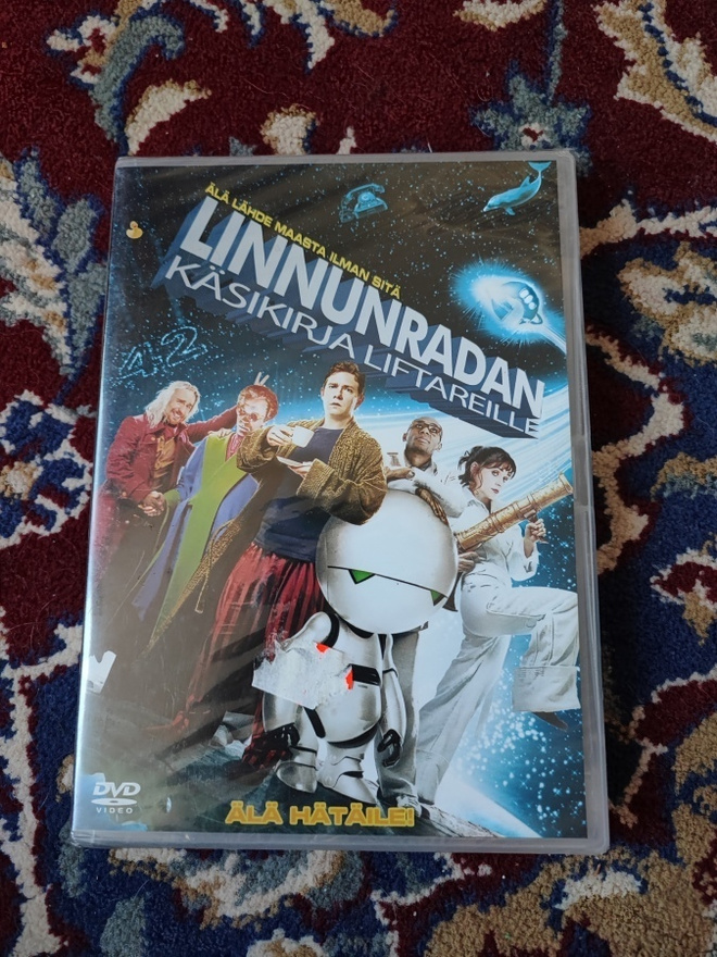 Linnunradan käsikirja liftareille UUSI