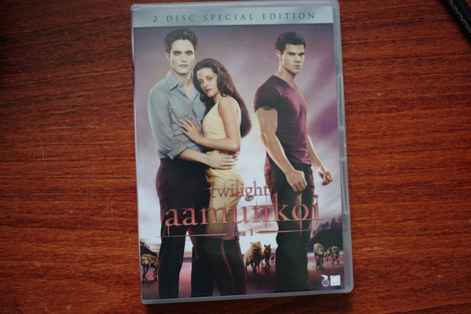 Twilight Aamunkoi osa 1, tupla-DVD (2011)
