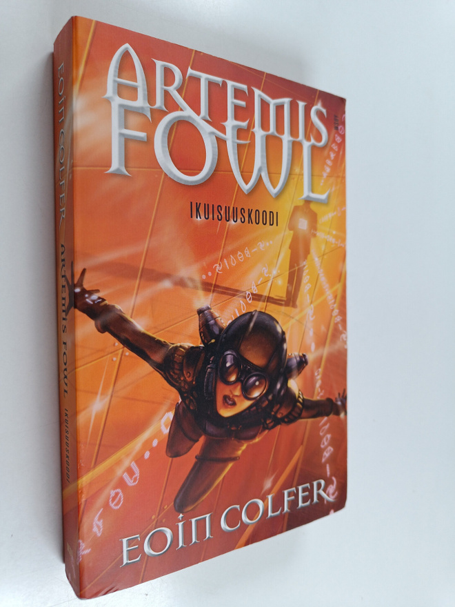 Eoin Colfer : Artemis Fowl : ikuisuuskoodi