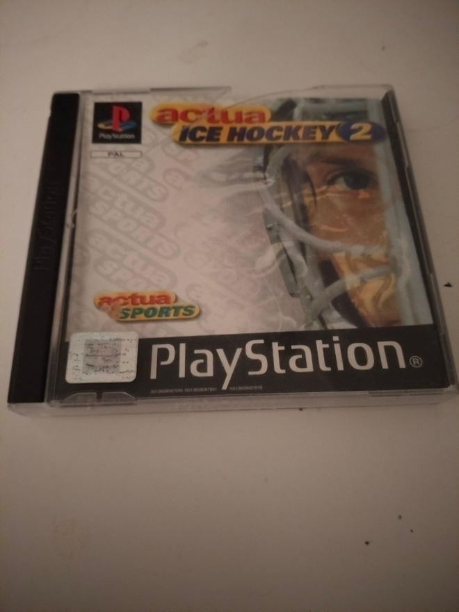 Actua ice hockey 2 ps1