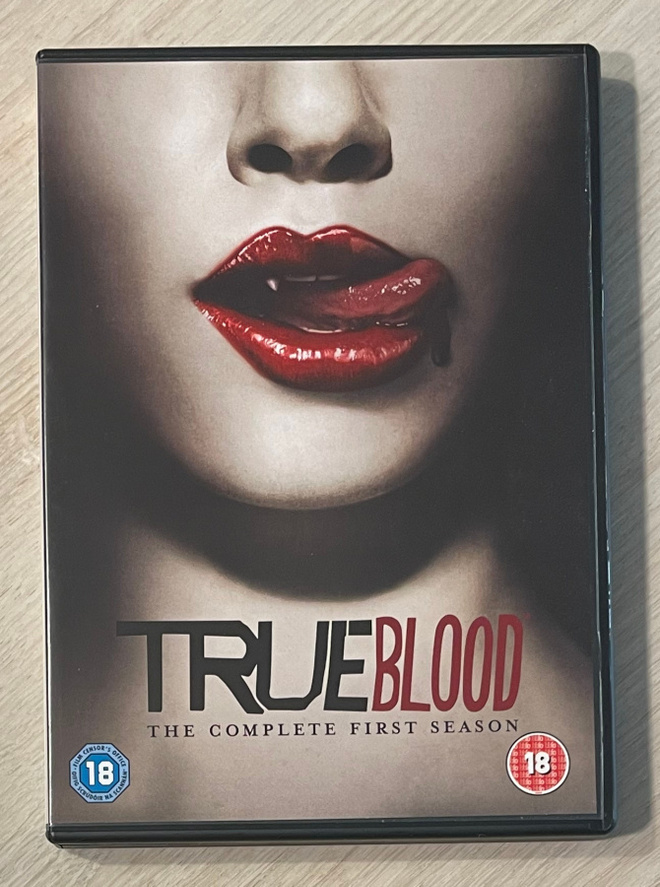 TRUE BLOOD: Kausi 1 (2008) 5DVD