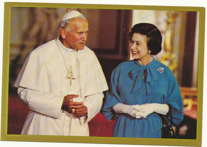 Kuningatar ELIZABETH II ja Paavi