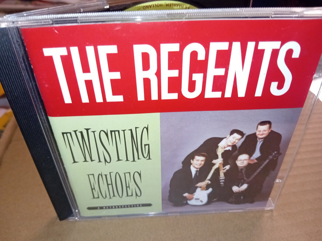 CD The Regents  : Twisting Echoes ( SIS POSTIKULU )