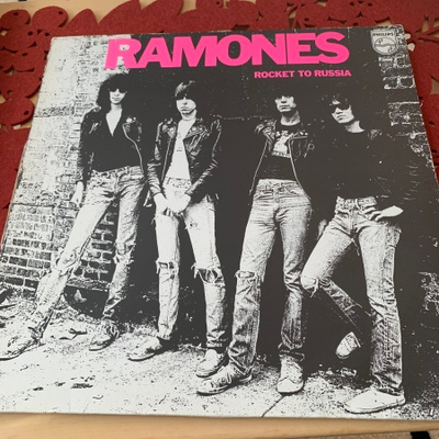 RAMONES: Rocket To Russia   *original HOL 1977