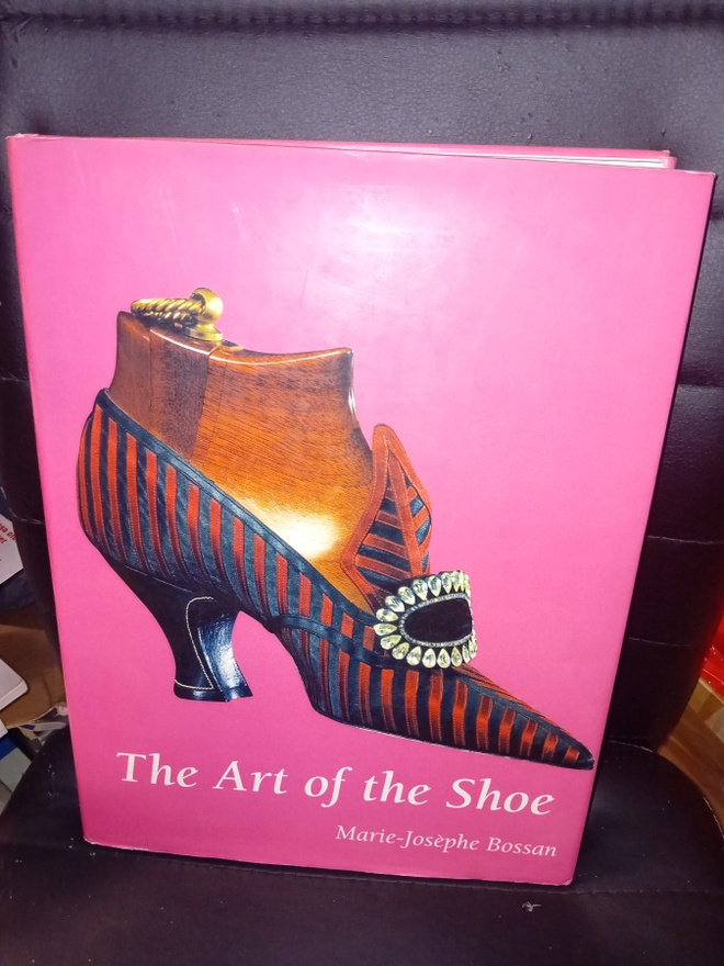 Marie-Josephe Bossan : The Art of the Shoe ( SIS POSTIKULU )