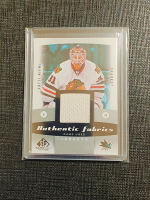 Antti Niemi - 10-11 SP Game-Used Authentic Fabrics