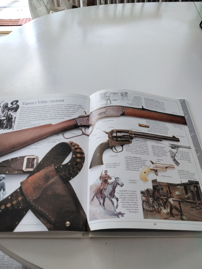 Gamla vapen och rustningar kirja