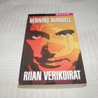 Henning Mankell Riian verikoirat  -pok - pikkukuva 1