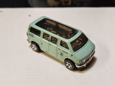 Q2 Hot Wheels Dodge Van moon