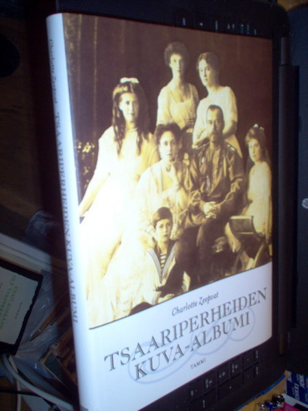Zeepvat : Tsaariperheiden kuva-albumi ( 1 p. 2005 )