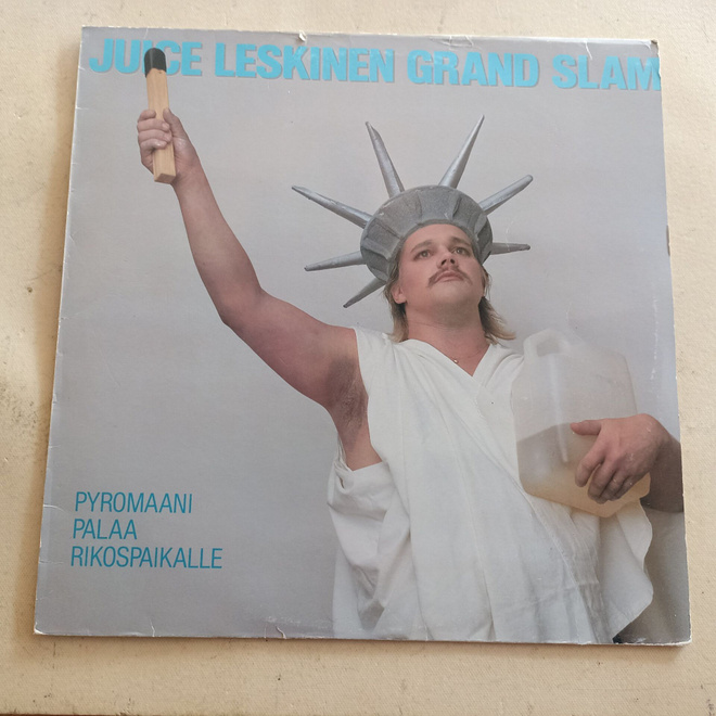 LP  Juice Leskinen Pyromaani palaa rikospaikalle