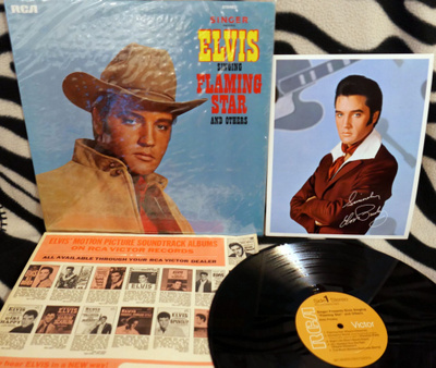 Elvis Presley-Singer Presents 1968 US In Shrink Bonus Photo!