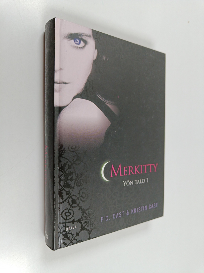 P.C. Cast : Merkitty