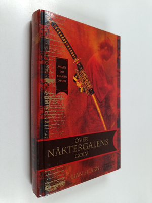 Lian Hearn : Över näktergalens golv