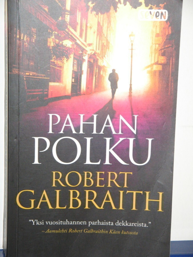 J.K. Rowling (Robert Galbraith) : PAHAN POLKU