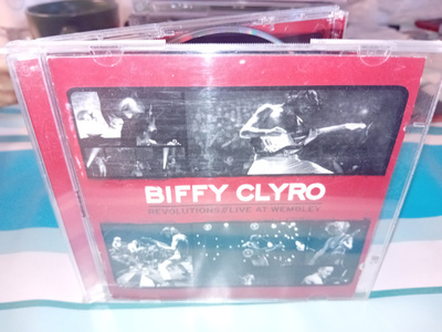 CD + DVD : Biffy Clyro : Revolutions live at Wembley ( SIS