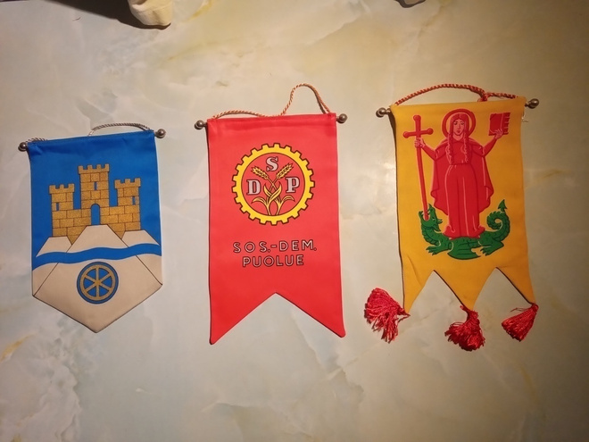 Pöytäviiri 1kpl (usea vaihtoehto)