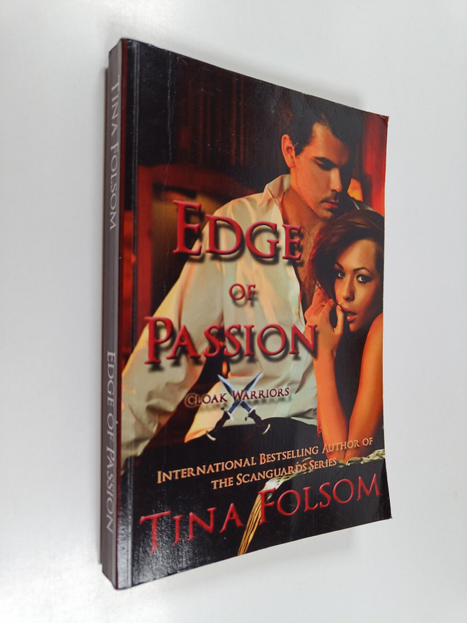 Tina Folsom : Edge of Passion - Cloak Warrior