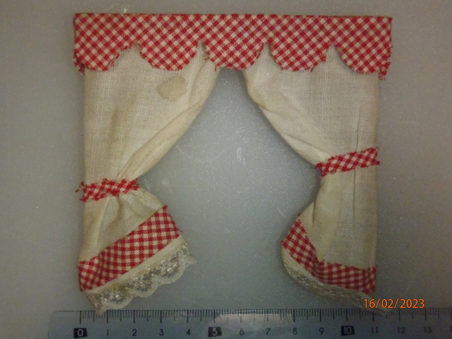 Lundby nukkekoti vanhat verhot