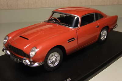 Aston martin DB5 -64 1:18 ALE!