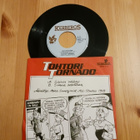 Tohtori Tornado – Sairas Vääns' 7" ps orig 1979 Pop Rock nm - pikkukuva 2