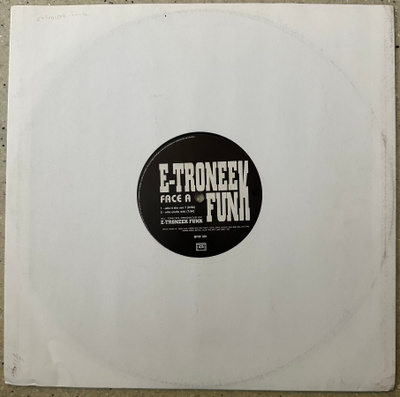 [12''] E-TRONEEK FUNK: OIHO (Tech house)