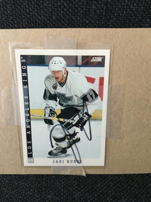 Jari Kurri jääkiekkokortti nimikirjoituksella