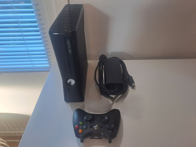XBOX 360 S RGH3 240GB SSD ! + LT v3.0