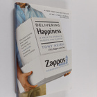 Tony Hsieh : Delivering happiness : a path to profits, pa... - pikkukuva 1